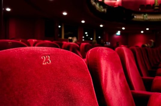 Kinostühle im einem Kinosaal versichert mit CineSave von Stegemann und Zahlten